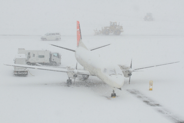 新千歳空港の雪での欠航の基準はこれ 飛行機が発着できない理由 30代のガールズトーク